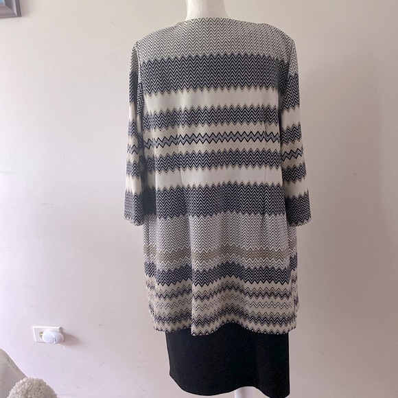 Danny and Nicole woman’s 2 pcs plus jacket / dress zing zag design back, tan - Picture 6 of 17